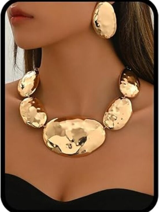 Jewelry - Chunky Statement Jewelry Set Gold Tone Necklace and Earrings NEW